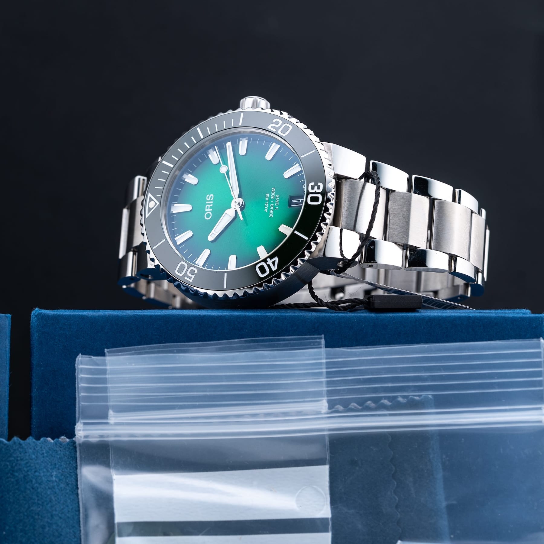 Oris 01 400 7769 4157 Aquis Date Calibre 400