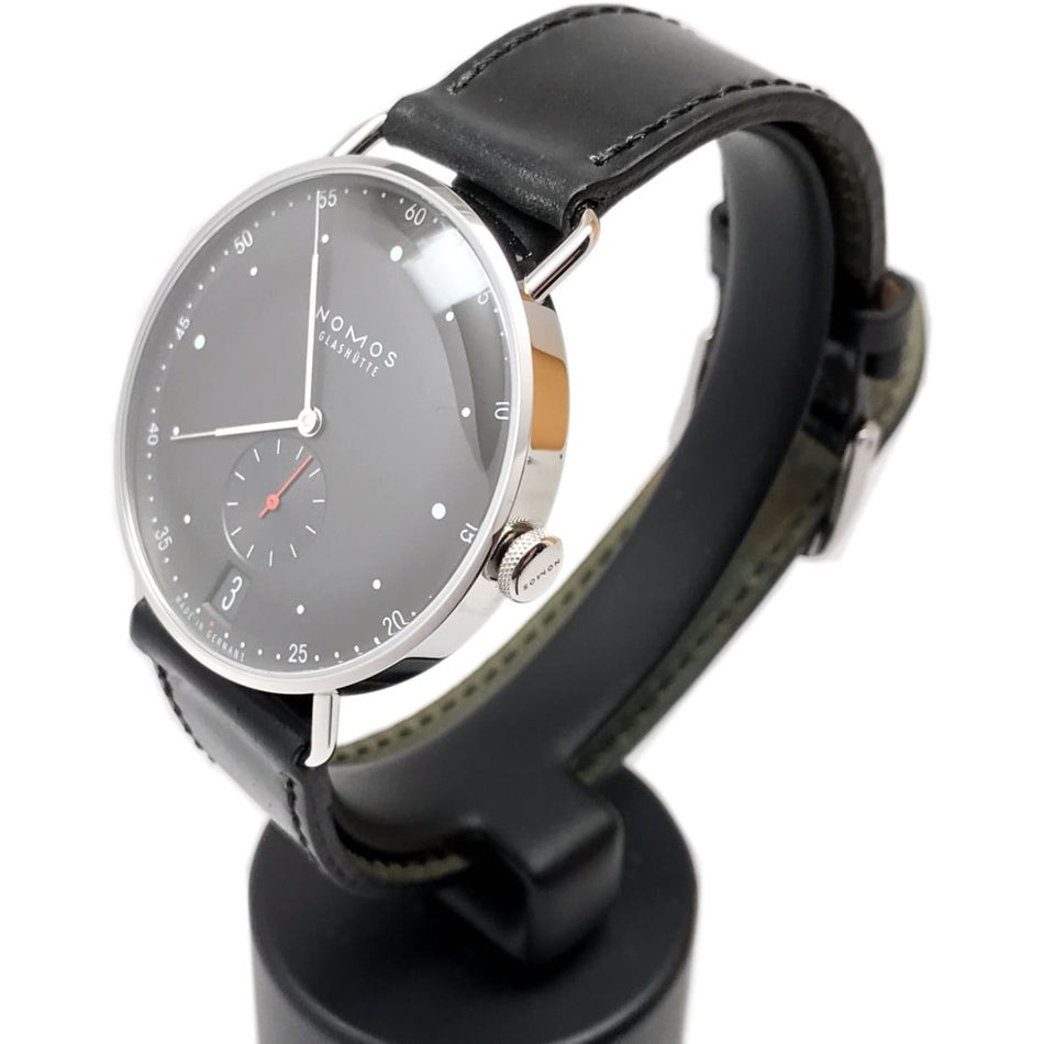 NOMOS Glashütte Metro 38 Datum