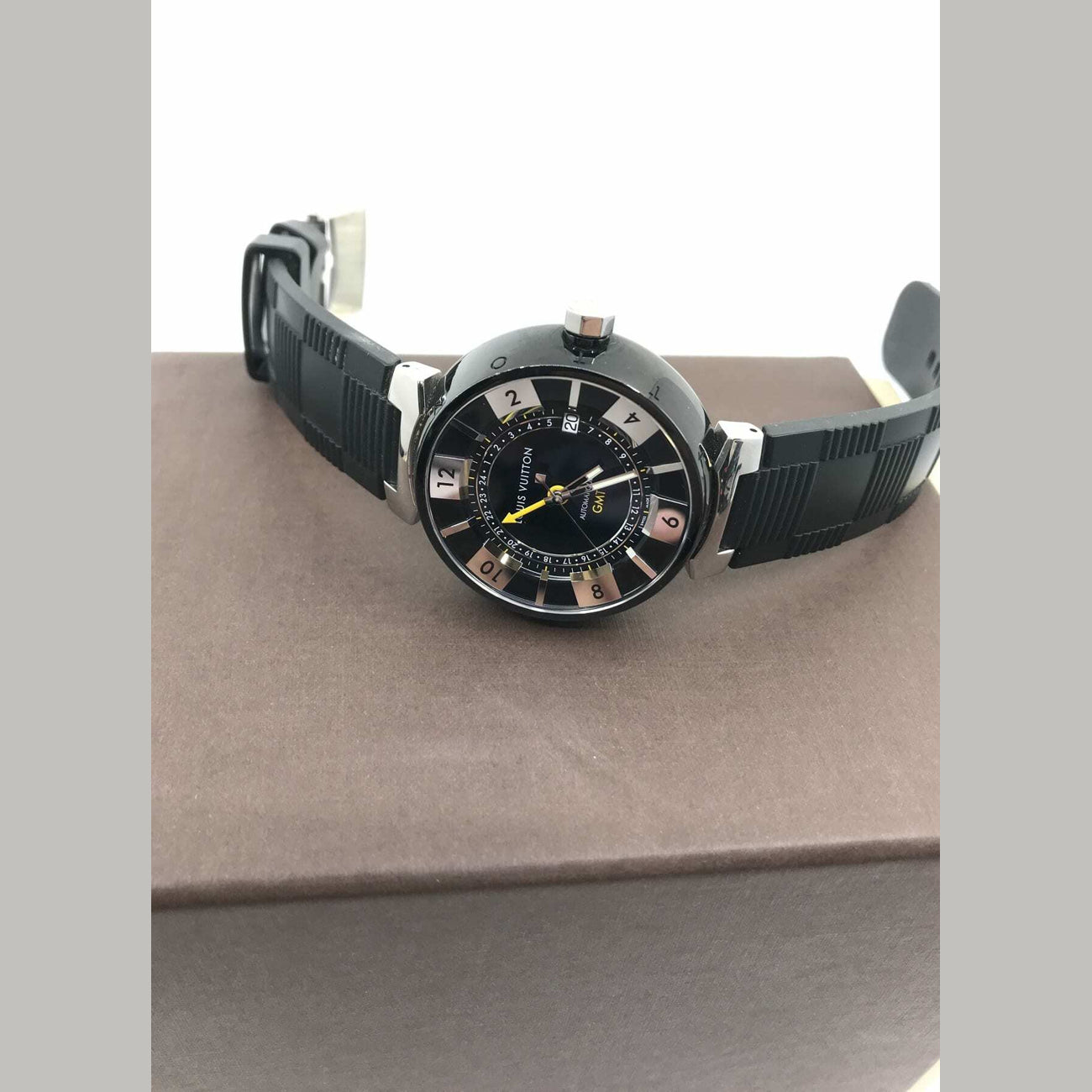 Louis Vuitton Q113K Tambour GMT