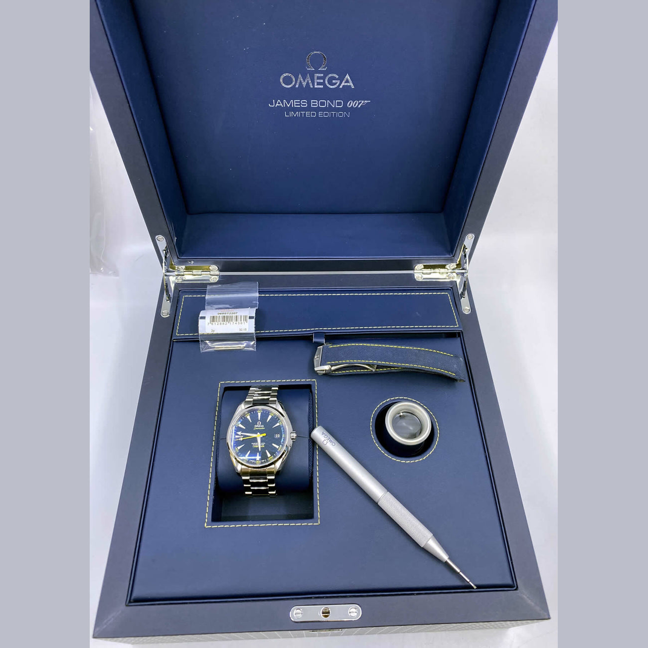 Omega Aqua Terra James Bond 231.10.42.21.03.004