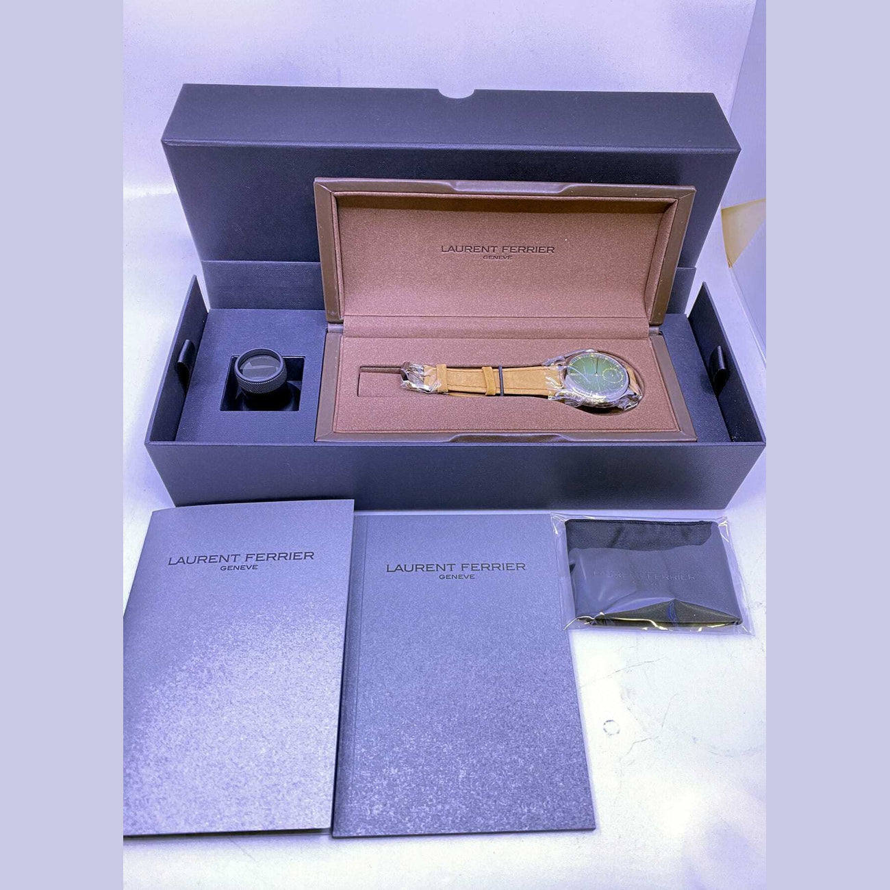 Laurent Ferrier Classic Origin Green LCF036.T1.VG.1