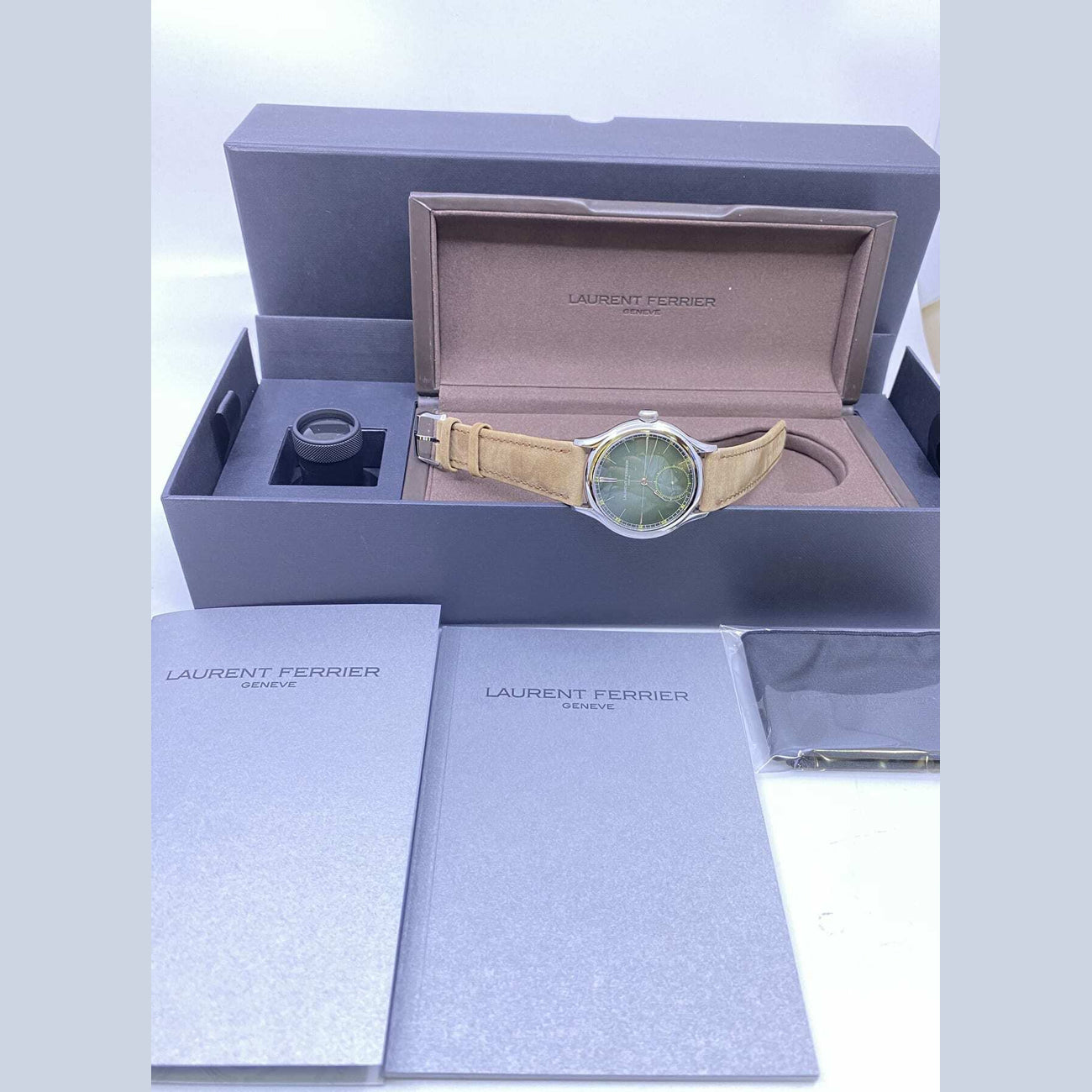 Laurent Ferrier Classic Origin Green LCF036.T1.VG.1