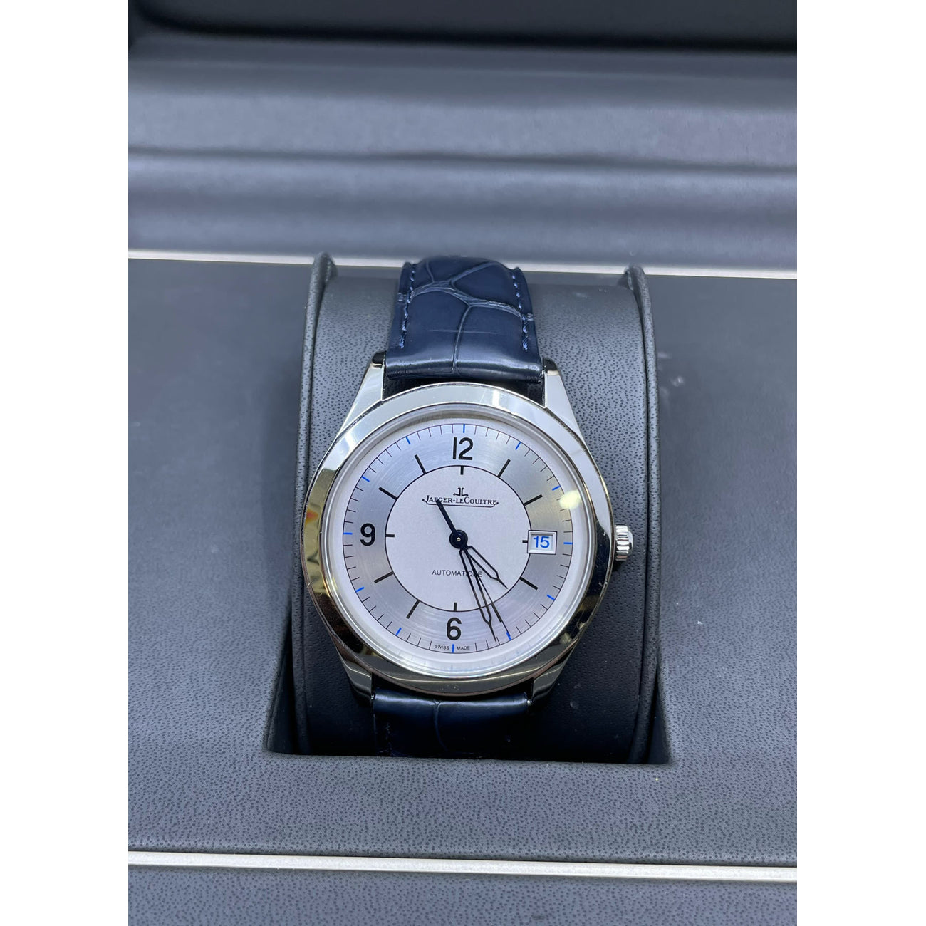 Jaeger-LeCoultre Master Control Date Q1548530