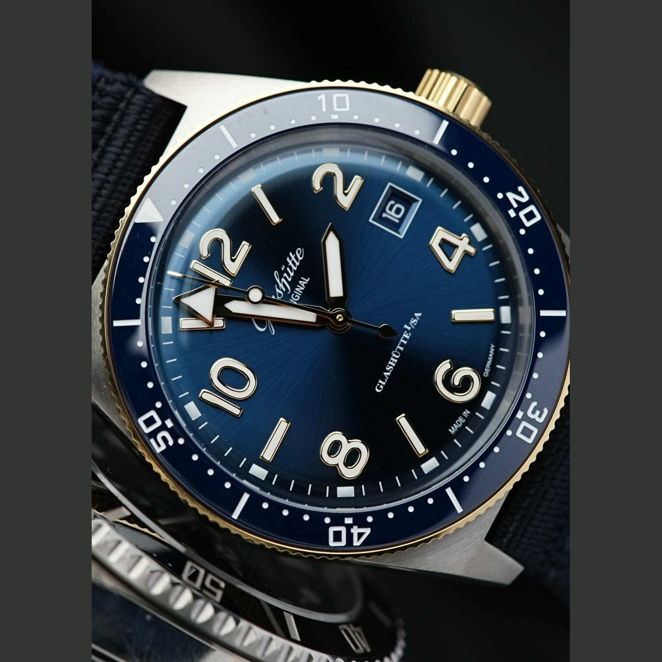 Glashütte Original SeaQ Bi-Color 1-39-11-10-90-08