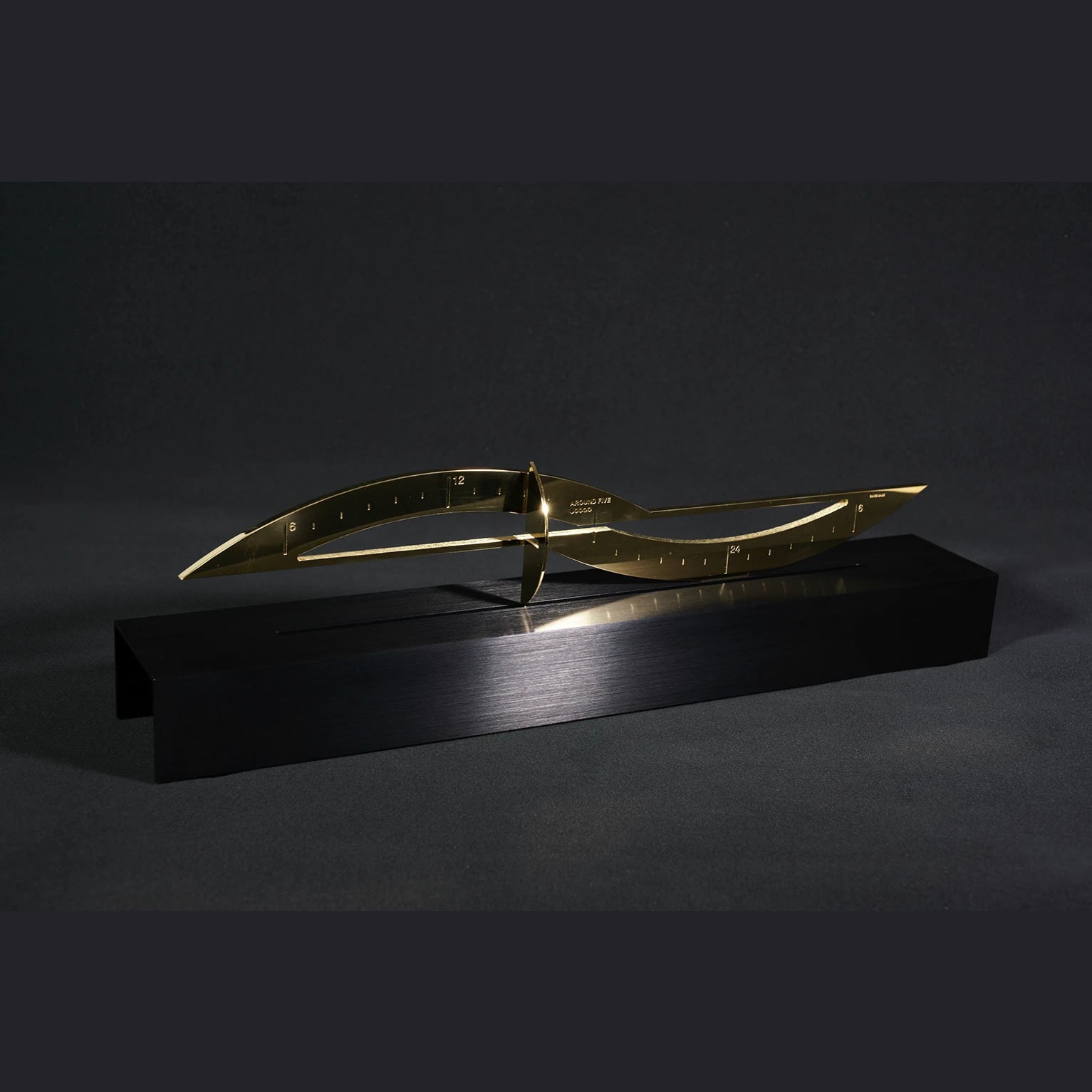 Around Five Natural Polished Brass Without Frame