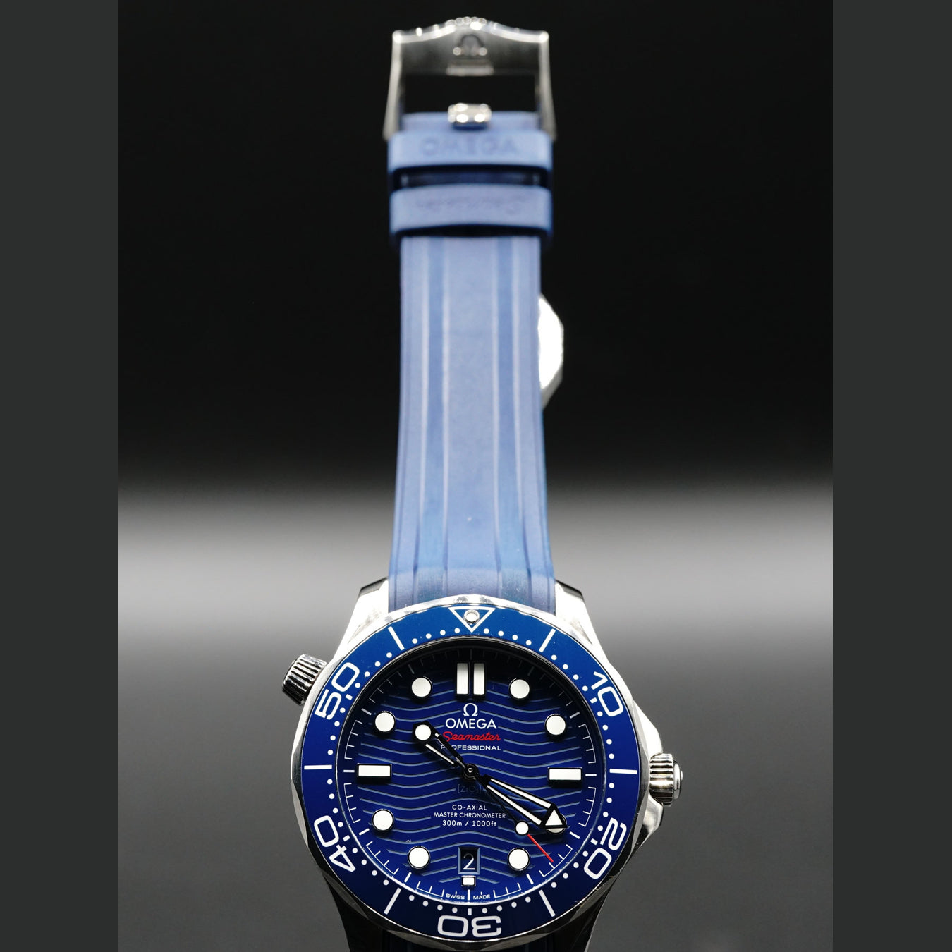 Omega Seamaster Diver 300M Co-Axial Master Chronometer on Rubber Strap 210.32.42.20.03.001