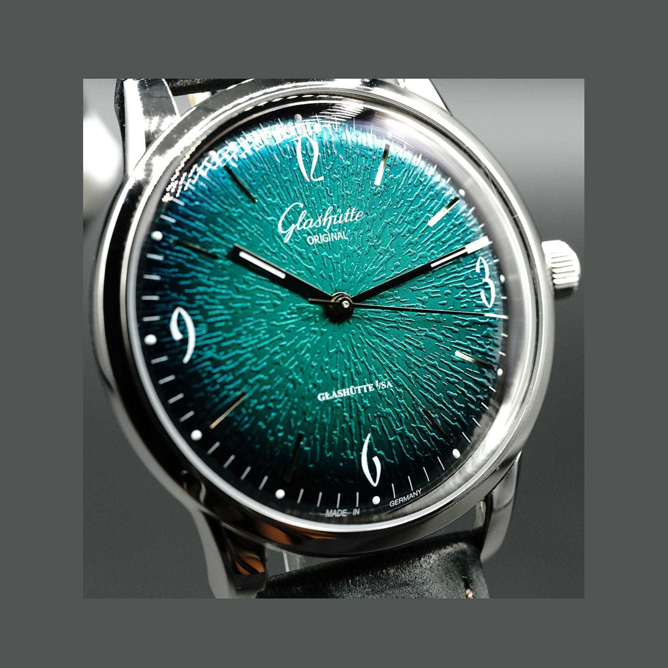 Glashütte Original Sixties Green Dial 1-39-52-03-02-04
