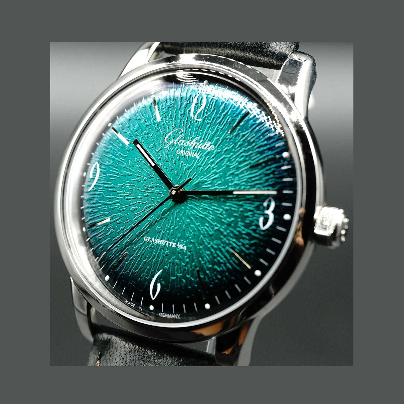 Glashütte Original Sixties Green Dial 1-39-52-03-02-04
