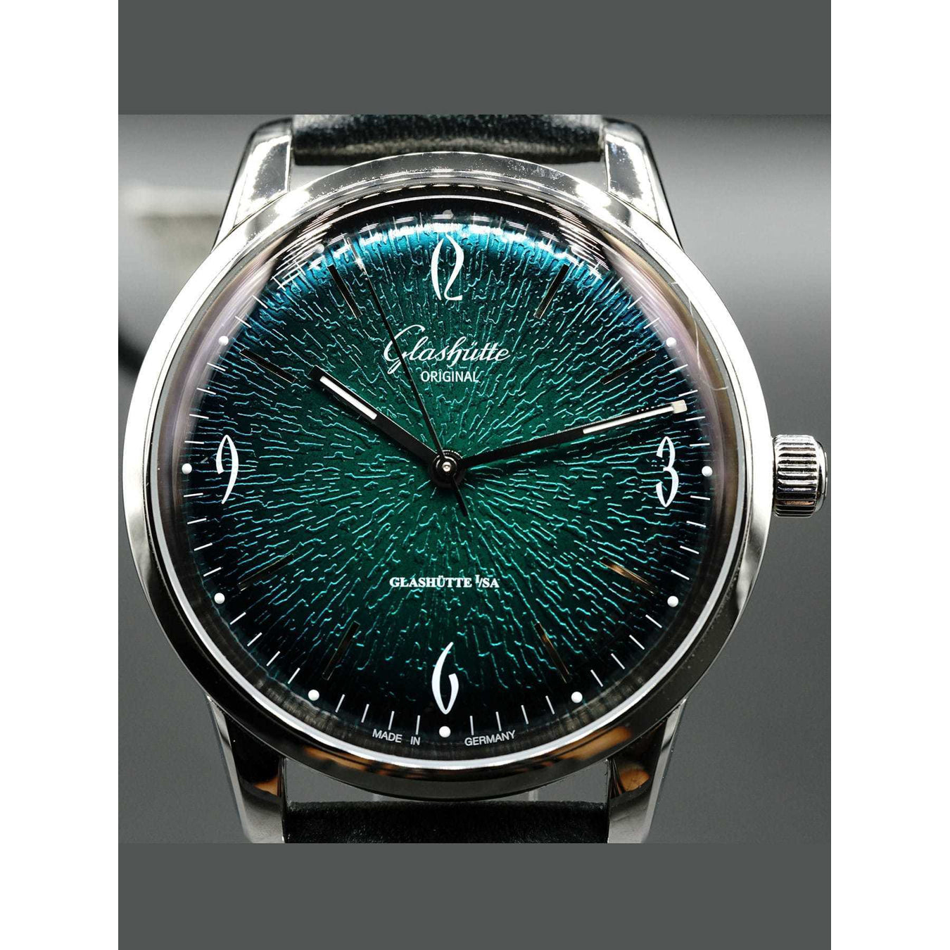 Glashütte Original Sixties Green Dial 1-39-52-03-02-04