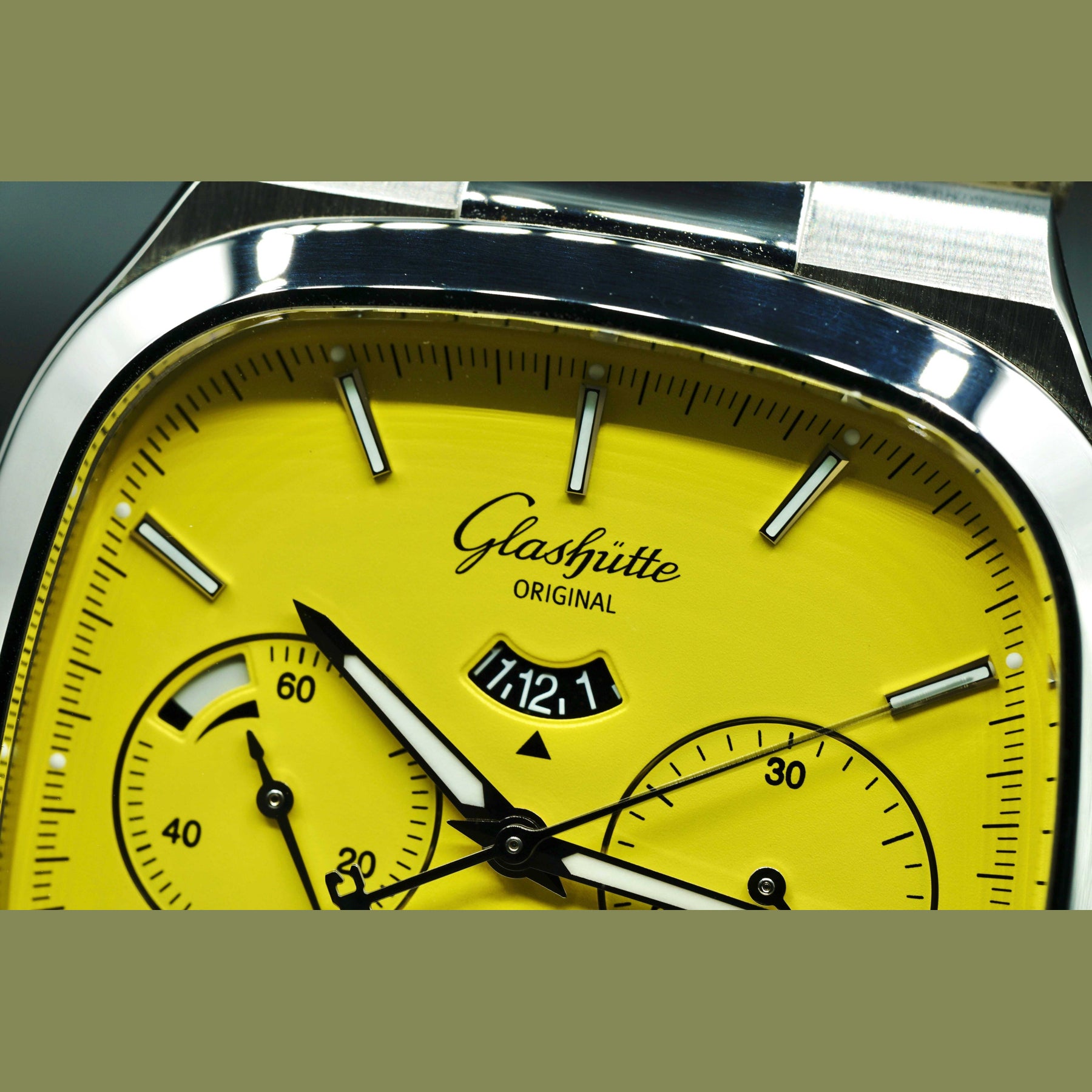 Glashütte Original Seventies Chronograph Panorama Date Sunny Yellow 1-37-02-07-02-35