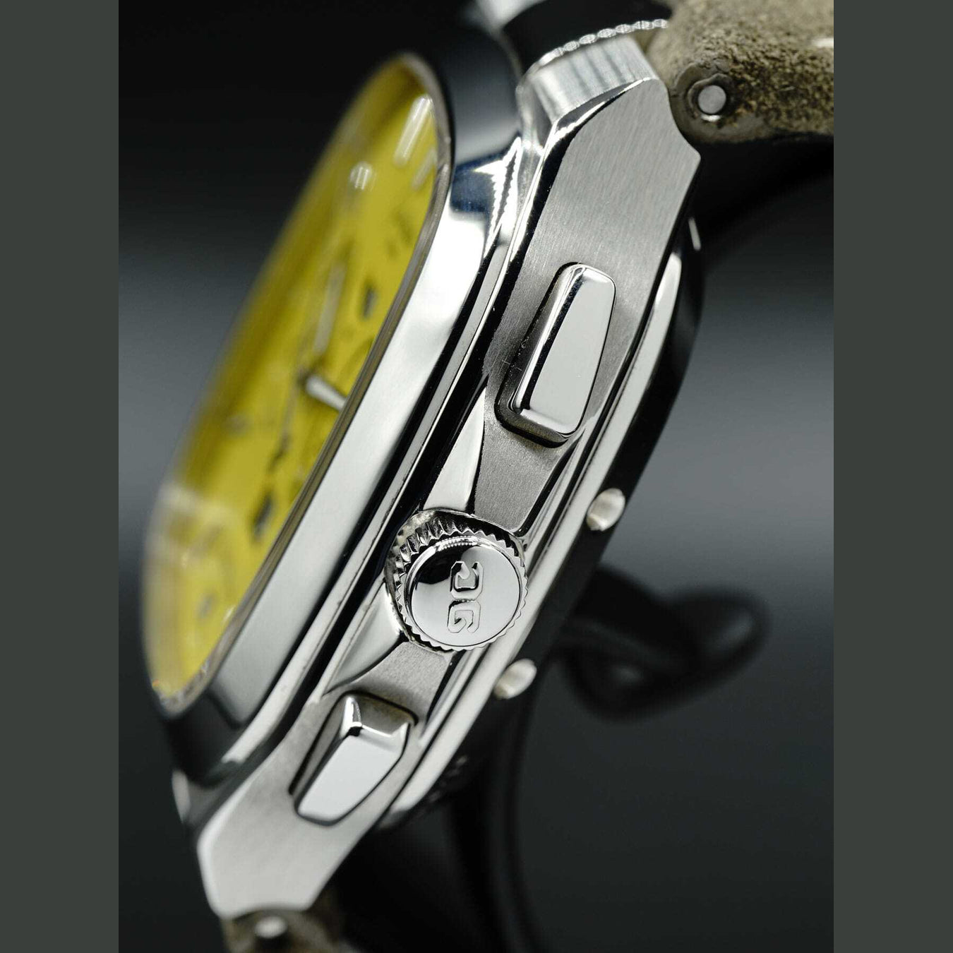 Glashütte Original Seventies Chronograph Panorama Date Sunny Yellow 1-37-02-07-02-35