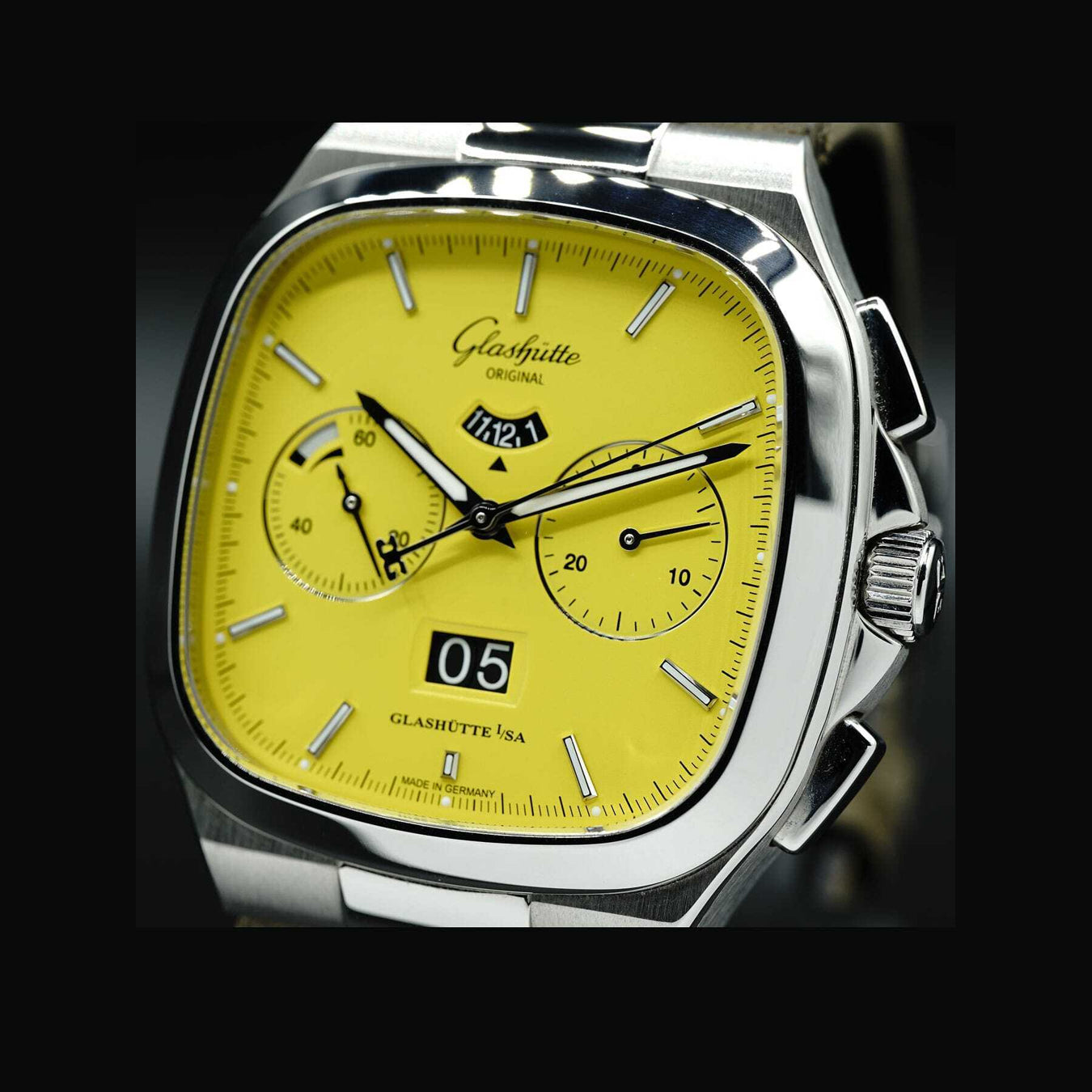 Glashütte Original Seventies Chronograph Panorama Date Sunny Yellow 1-37-02-07-02-35