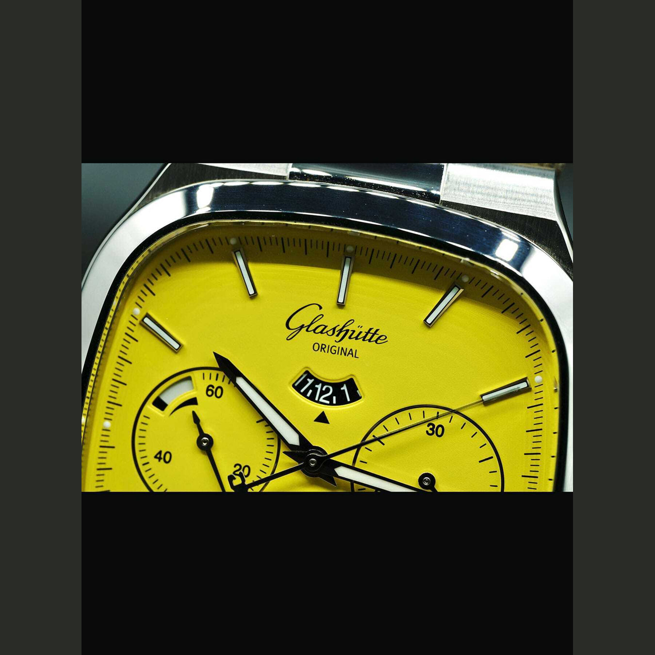 Glashütte Original Seventies Chronograph Panorama Date Sunny Yellow 1-37-02-07-02-35