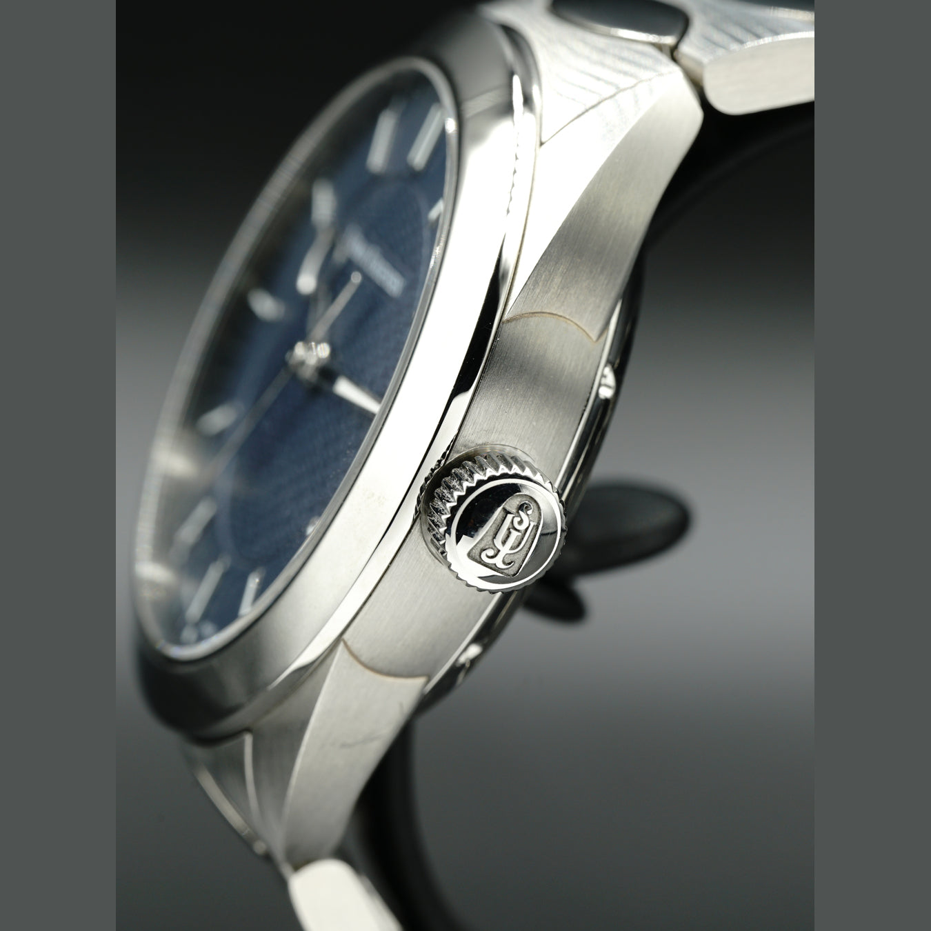 Urban Jürgensen One Date Blue Dial on Bracelet