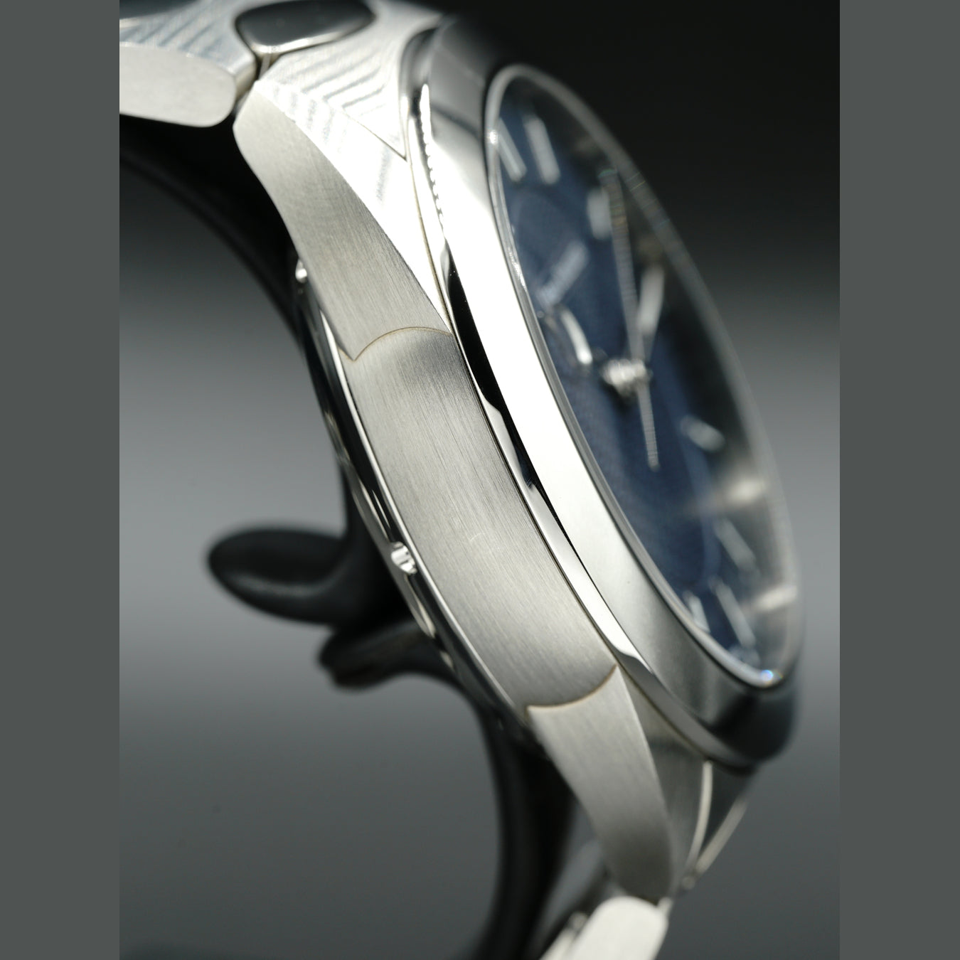 Urban Jürgensen One Date Blue Dial on Bracelet