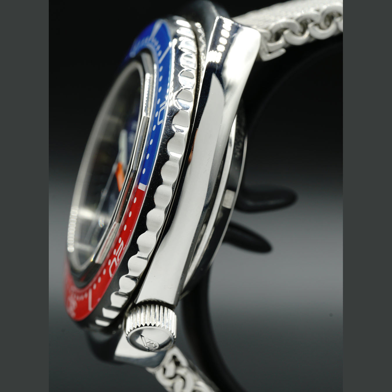 Squale Blue Red Sapphire Bezel 2002.SS.BLR.BL.ME22