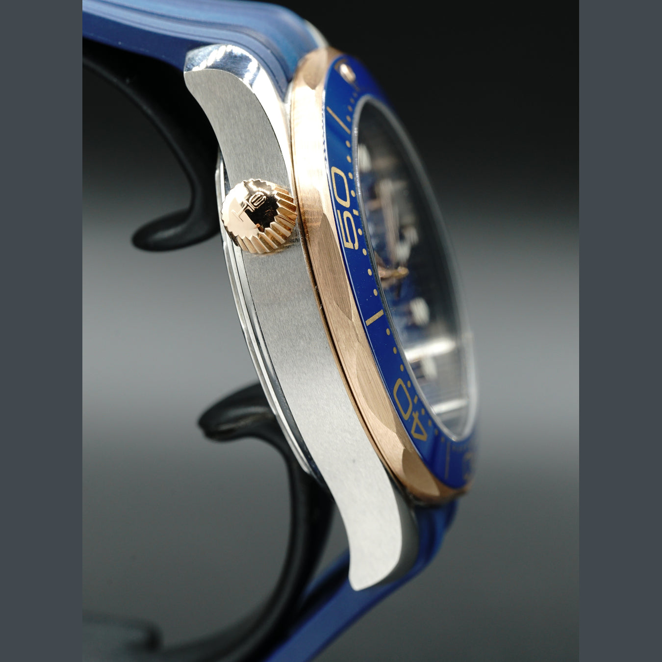 Omega Seamaster Diver 300M Co-Axial Master Chronometer Steel & Sedna Gold on Strap 210.22.42.20.03.002