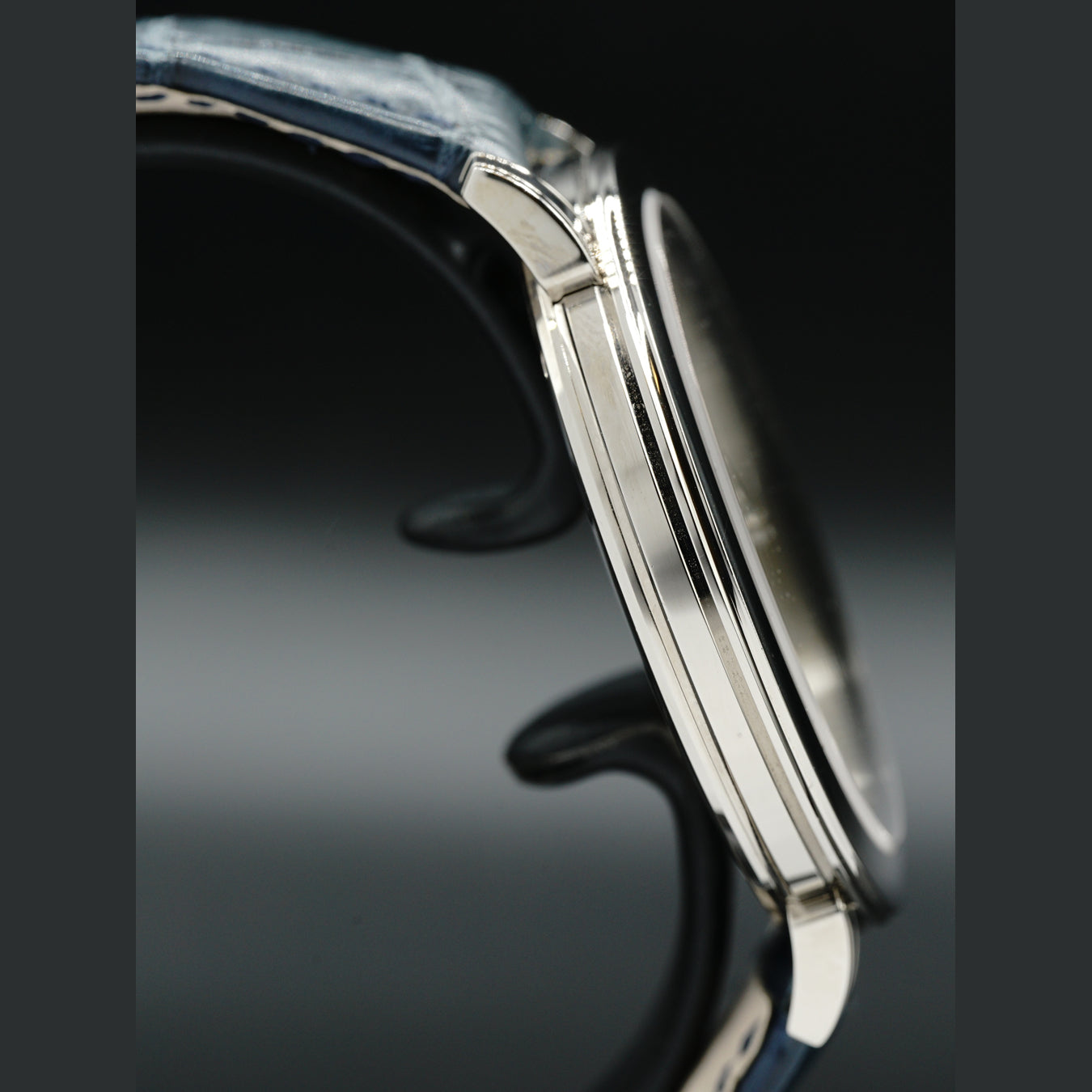 Harry Winston Midnight 18k White Gold 450/MA42WL.W
