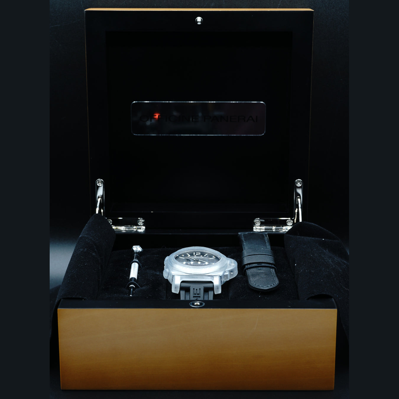 Panerai Luminor Base 44 Base Logo PAM00000