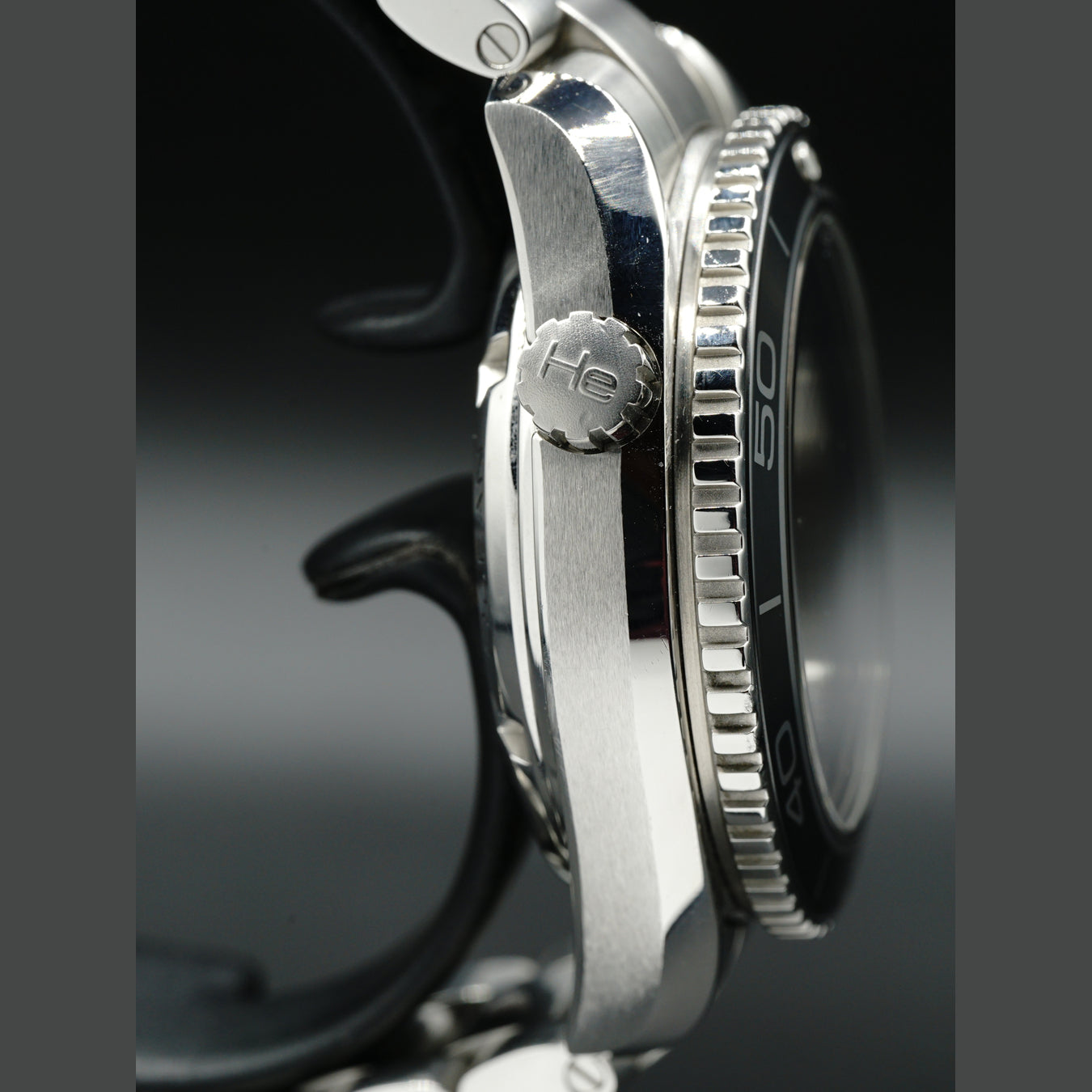 Planet Ocean 600M Omega Co-axial 42mm 232.30.42.21.01.001