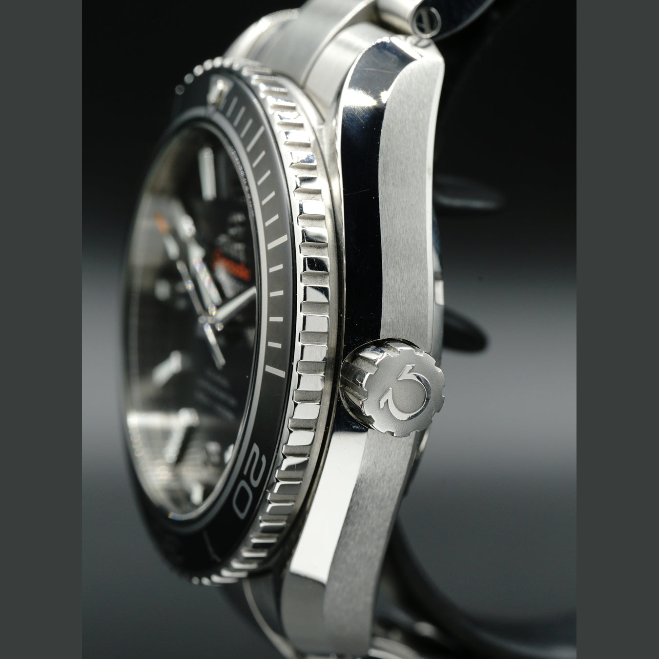 Planet Ocean 600M Omega Co-axial 42mm 232.30.42.21.01.001