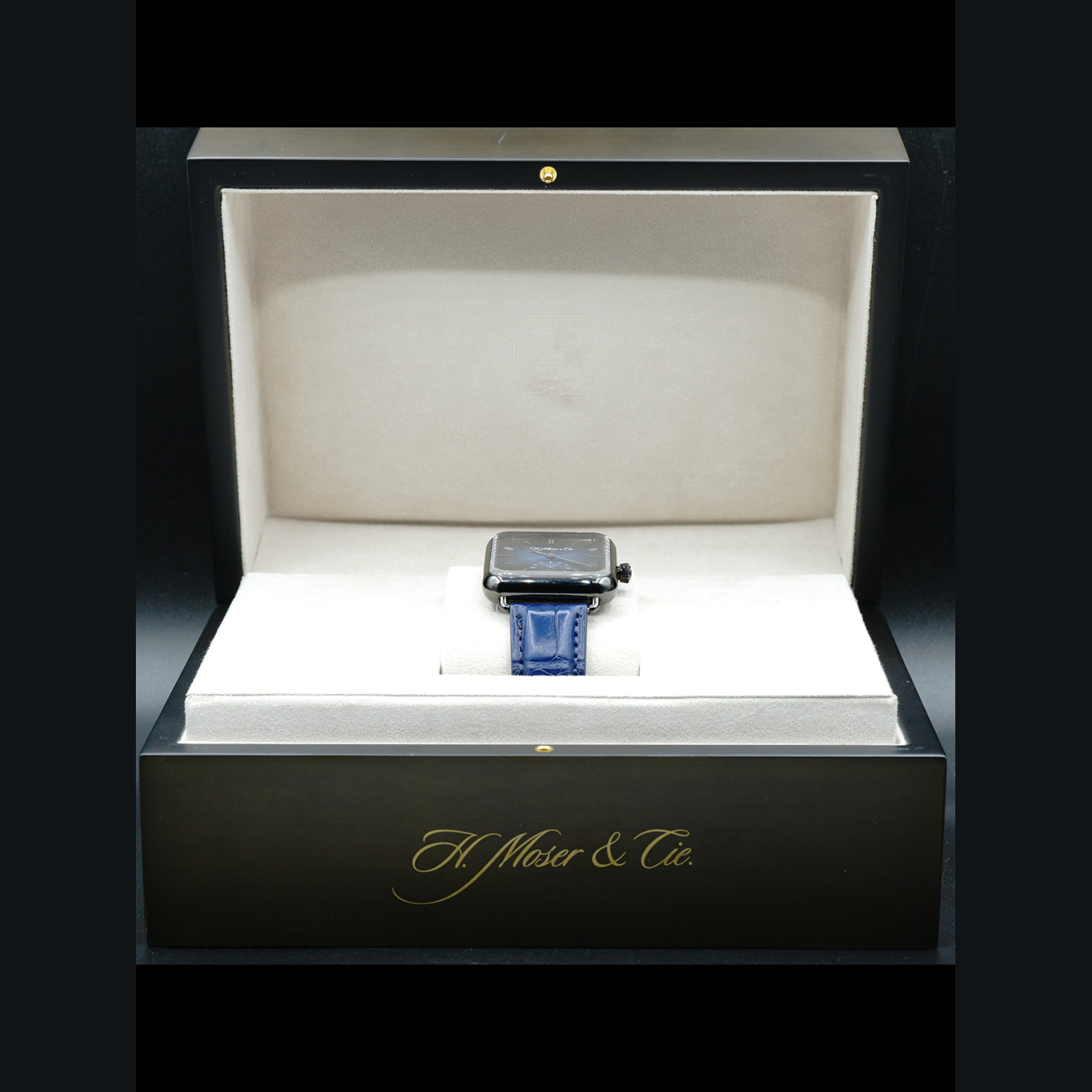 H. Moser & Cie. Swiss Alp Watch 5324-1200