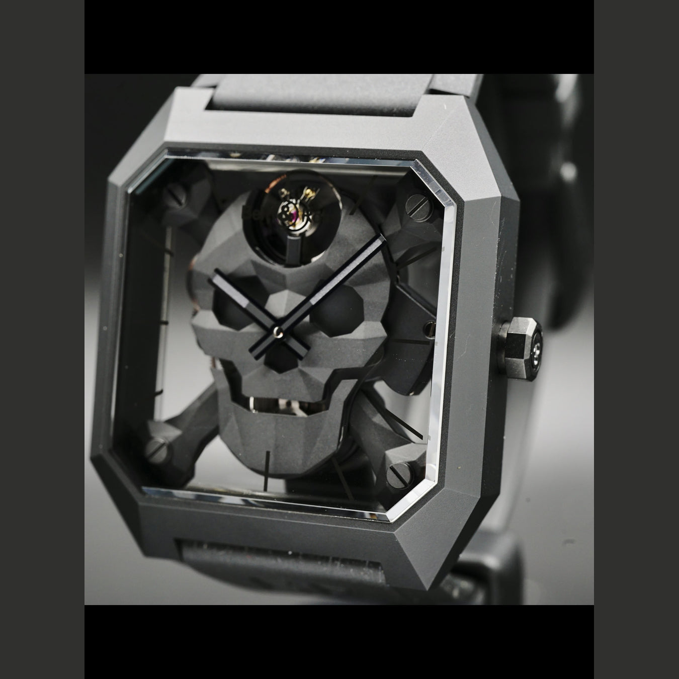 Bell & Ross Cyber Skull BR01-CSK-CE/SRB