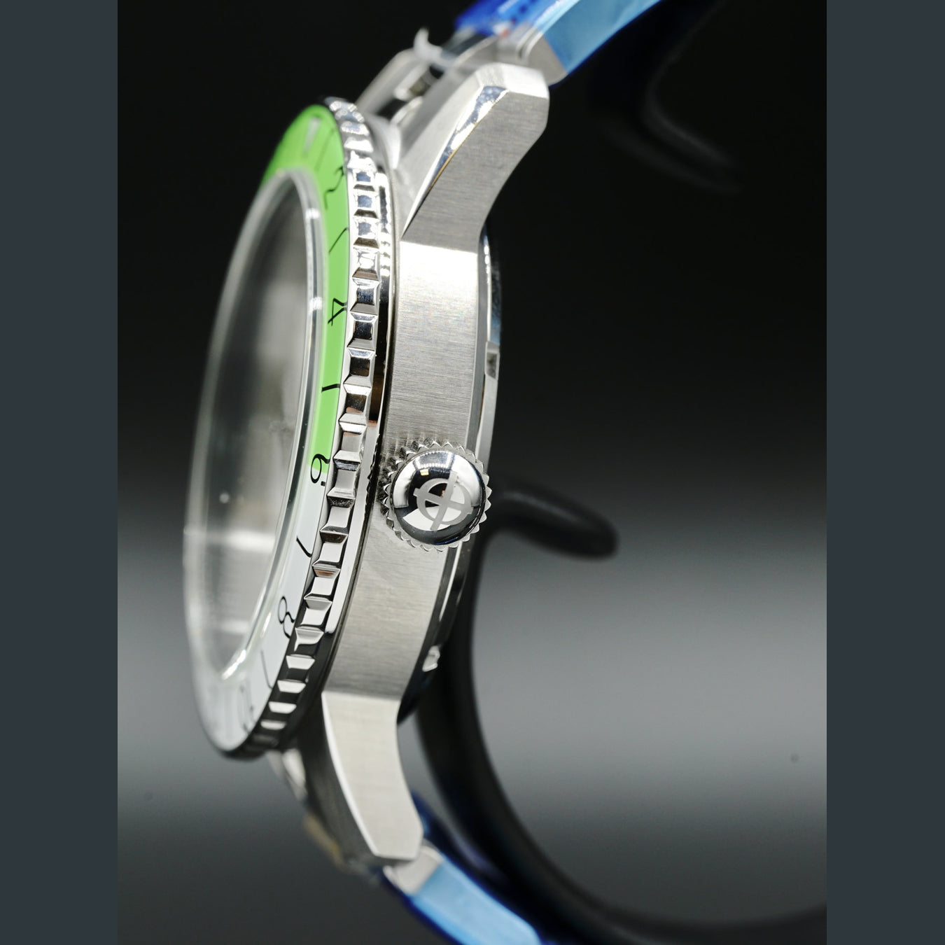 Zodiac Super Sea Wolf GMT Automatic Neon ZO9411