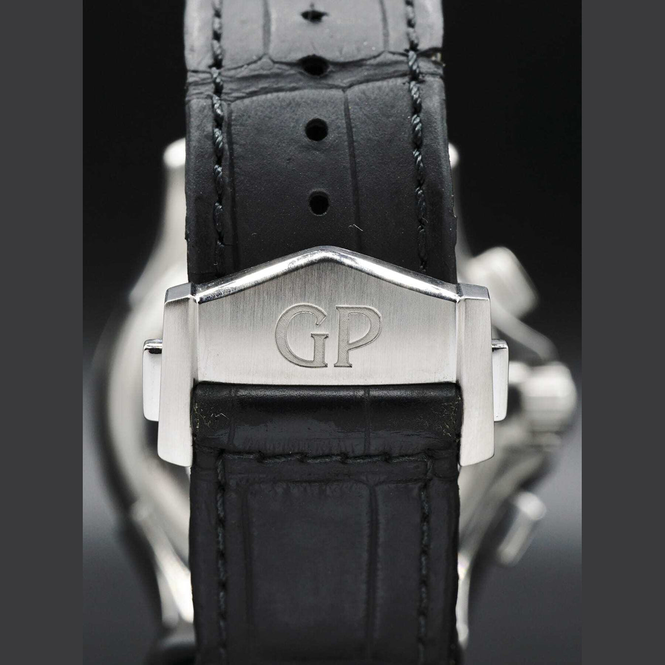 Girard Perregaux Traveller 49700-11-131-BB