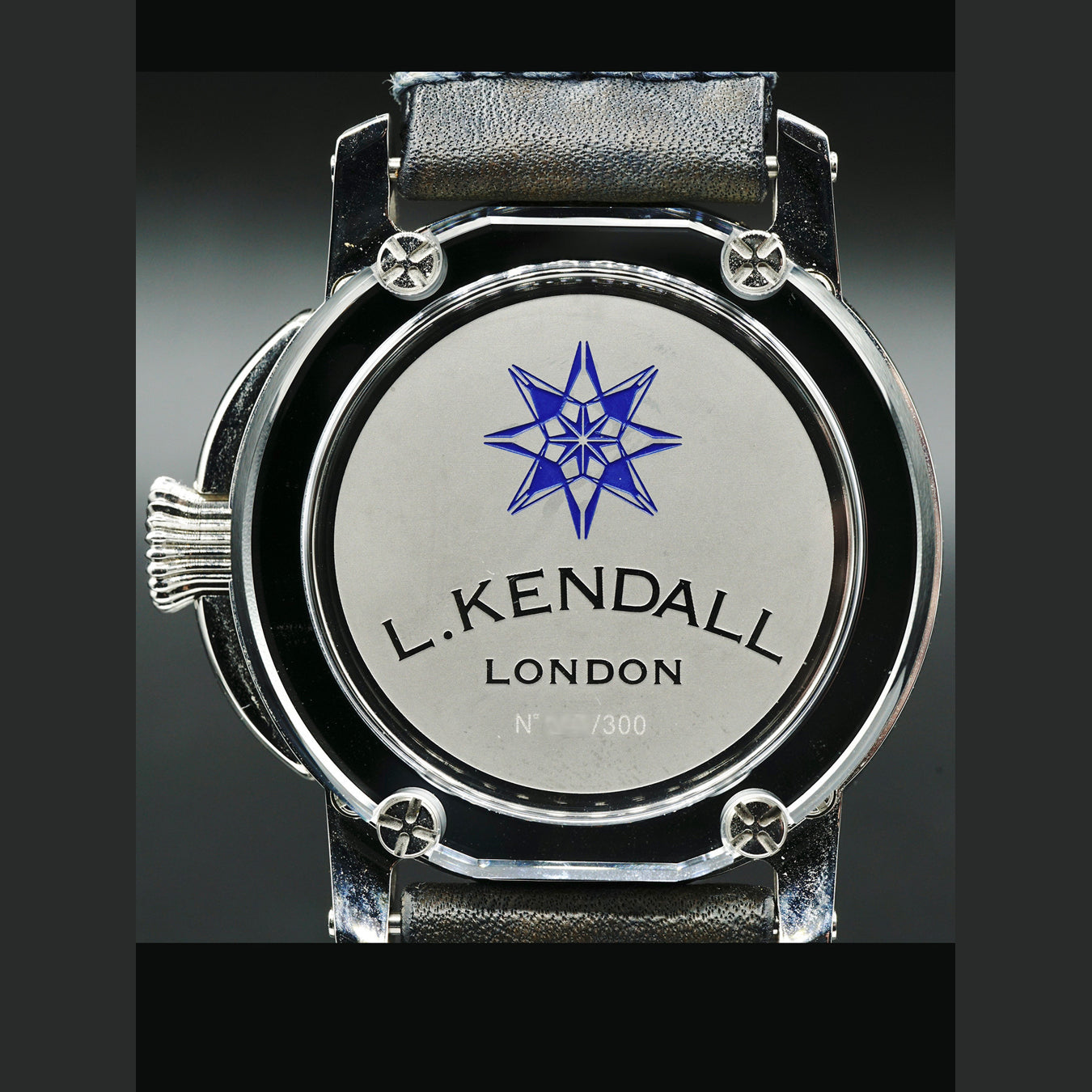 Larcum Kendall Regulator Black