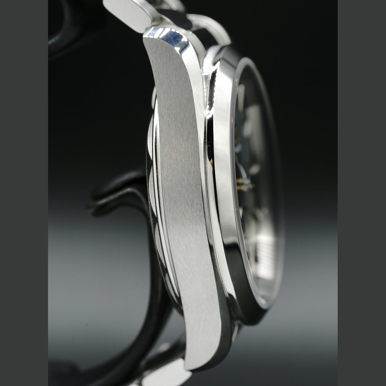 Omega Aqua Terra 150M Small Seconds Green Dial 38mm on Bracelet 220.10.38.20.10.001