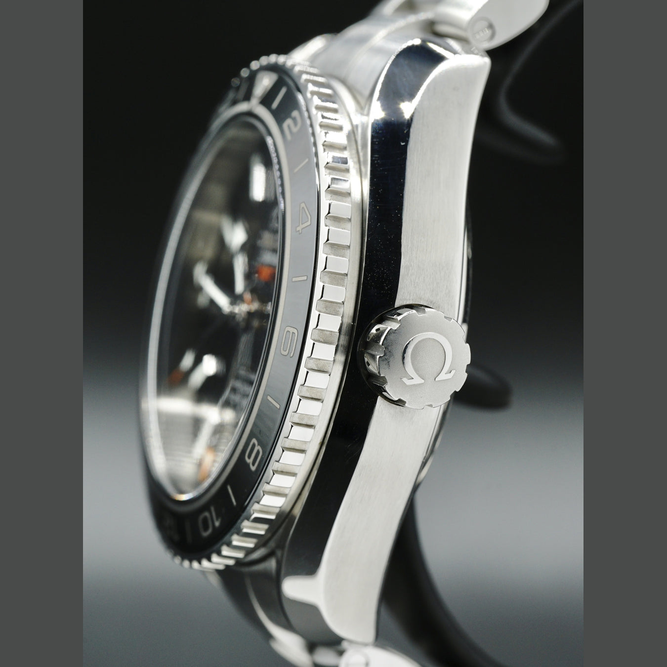 Planet Ocean 600M Omega Co-axial GMT 43.5mm 232.30.44.22.01.001