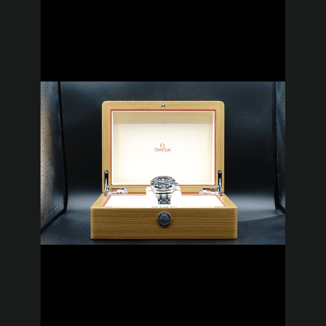 Omega Seamaster Diver 300M Co-Axial Master Chronometer Black Dial on Bracelet 210.30.42.20.01.001