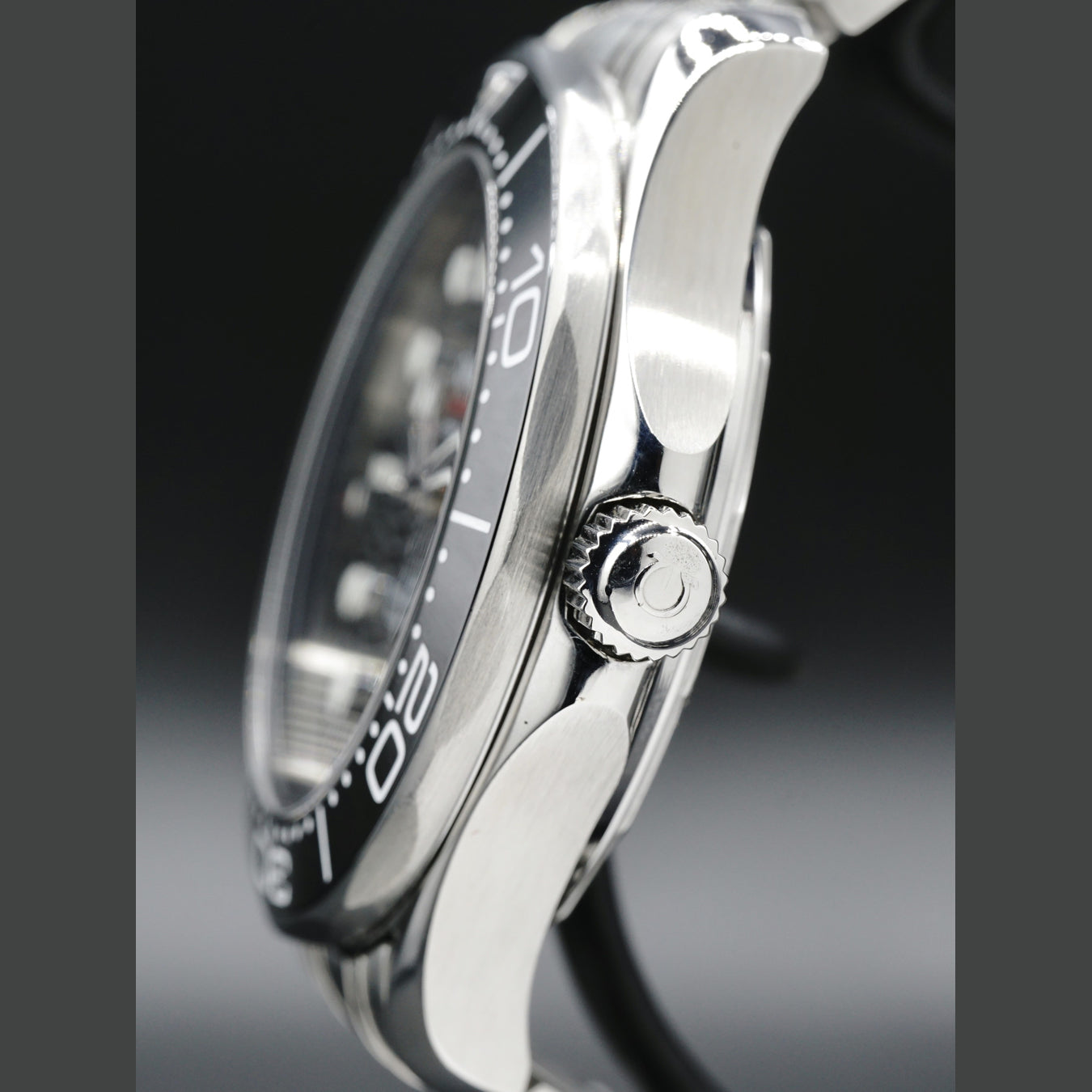 Omega Seamaster Diver 300M Co-Axial Master Chronometer Black Dial on Bracelet 210.30.42.20.01.001