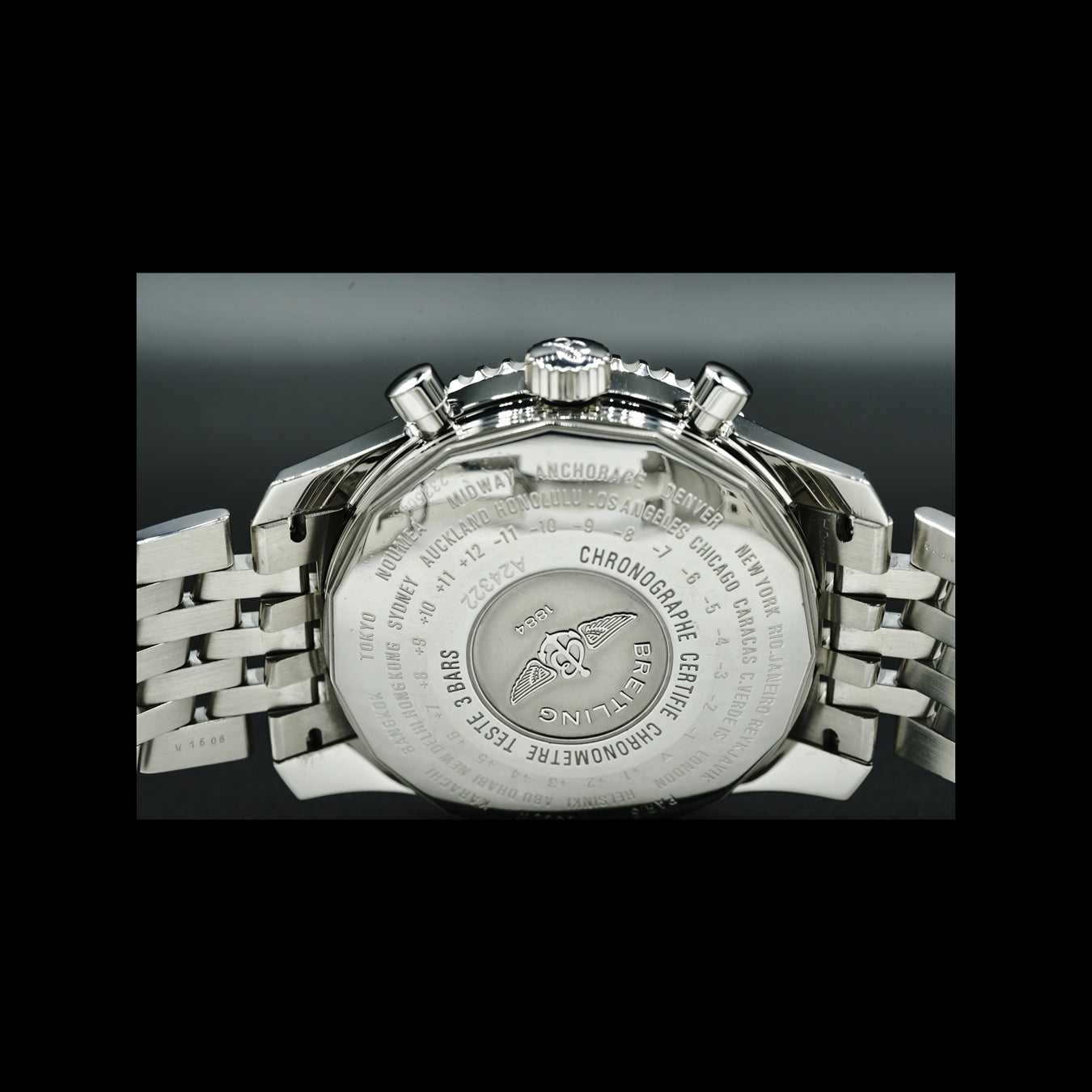 Breitling Navitimer World Chronograph GMT A24322