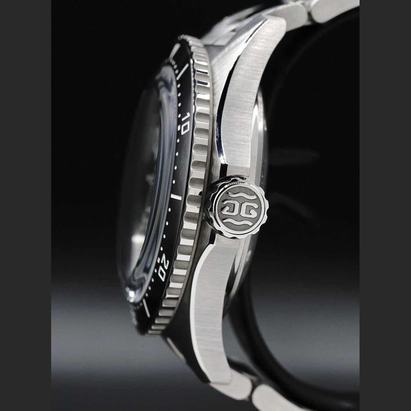 Glashütte Original SeaQ Panorama Date on Bracelet 1-36-13-01-80-70