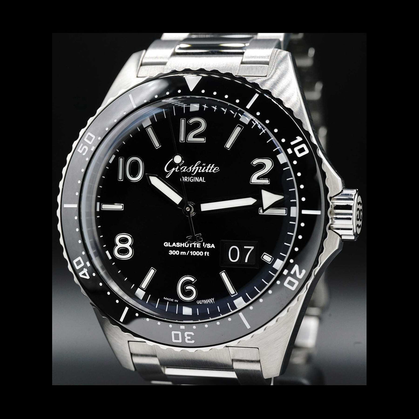 Glashütte Original SeaQ Panorama Date on Bracelet 1-36-13-01-80-70
