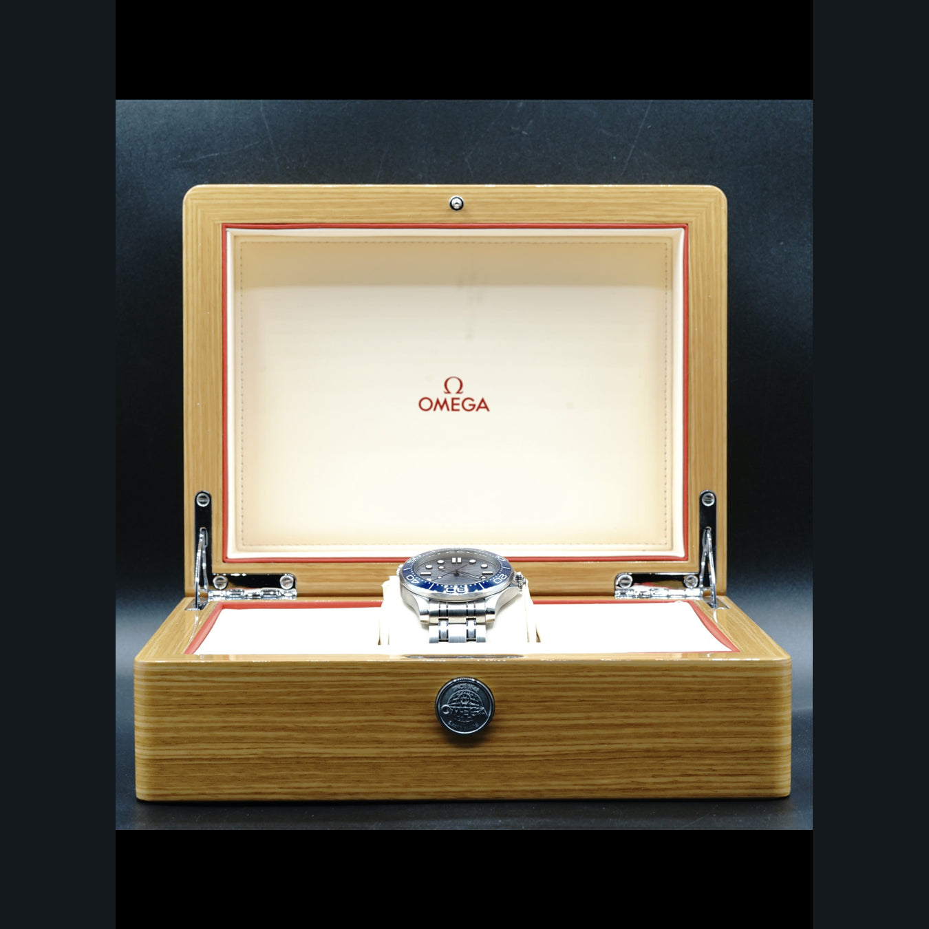 Omega Seamaster Diver 300M Co-Axial Master Chronometer on Bracelet 210.30.42.20.06.001