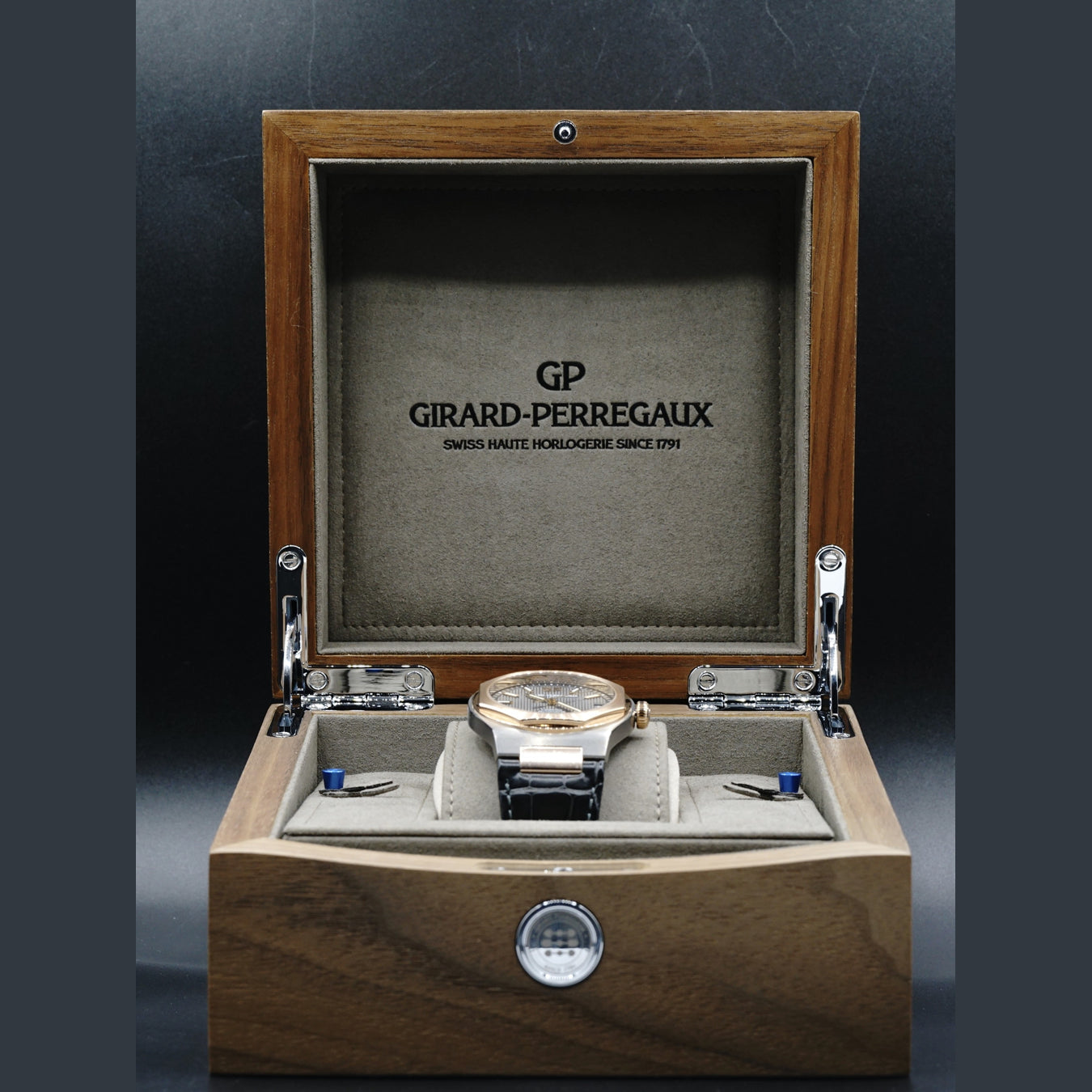 Girard Perregaux Laureato Automatic 81010-26-232-BB6A