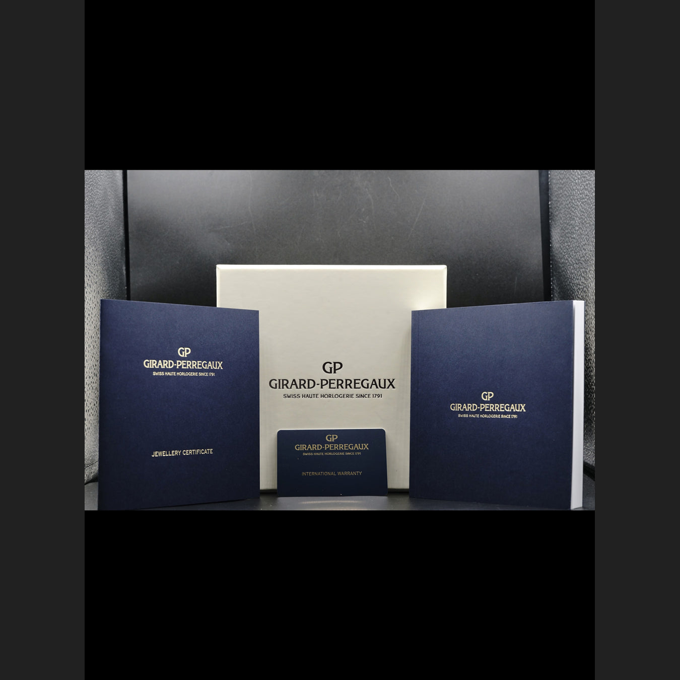 Girard Perregaux Laureato Automatic 81010-26-232-BB6A