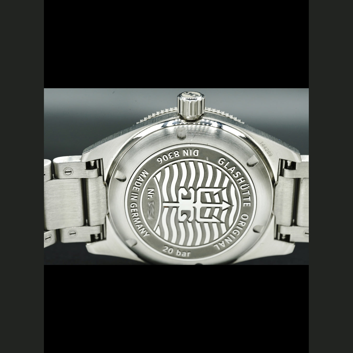 Glashutte SeaQ Auto SS Green 1-39-11-13-82-70