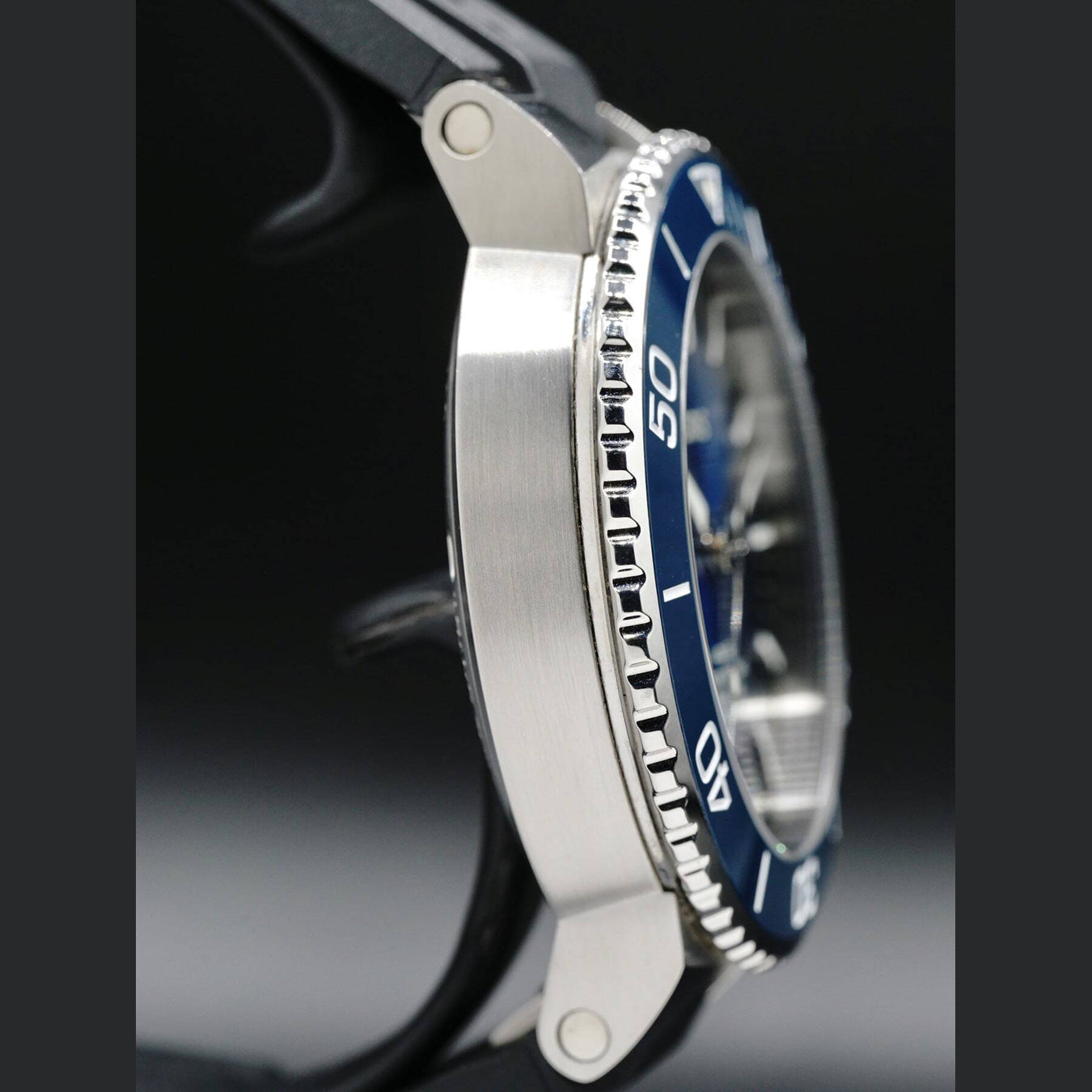 Oris Aquis Date Calibre 400 Diver on Bracelet 01 400 7763 4135