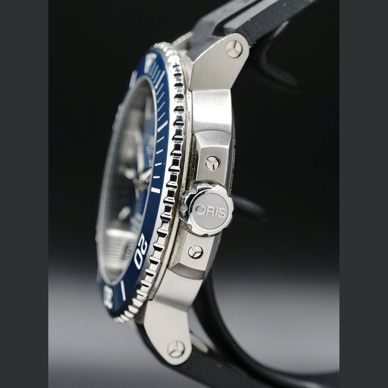 Oris Aquis Date Calibre 400 Diver on Bracelet 01 400 7763 4135