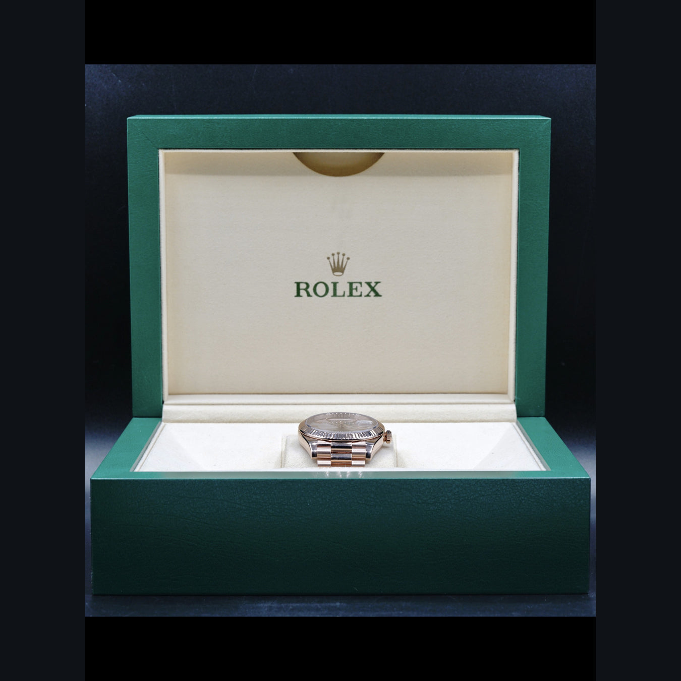 Rolex Day-Date 40mm Everose Gold 228235