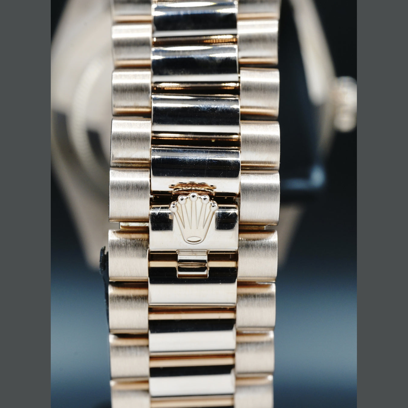 Rolex Day-Date 40mm Everose Gold 228235