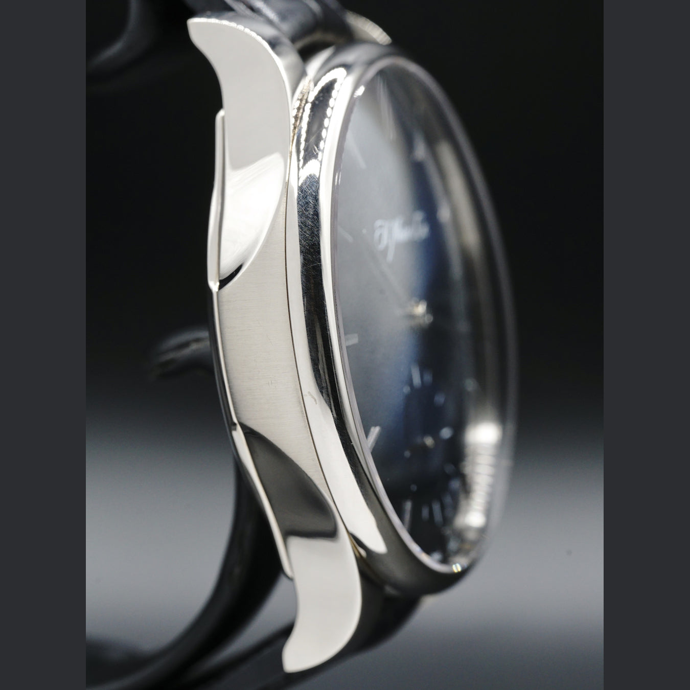 H. Moser & Cie Venturer Big Date White Gold Midnight Blue Fumé Dial 2100-0202