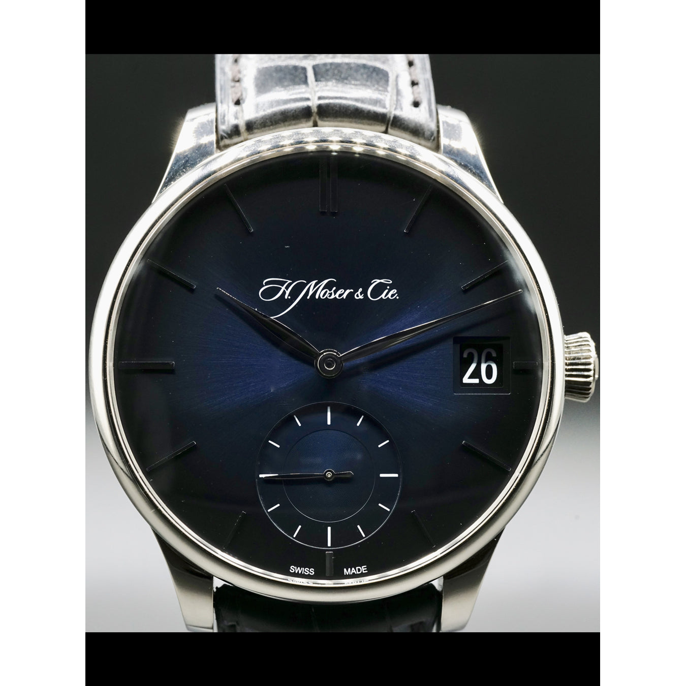 H. Moser & Cie Venturer Big Date White Gold Midnight Blue Fumé Dial 2100-0202