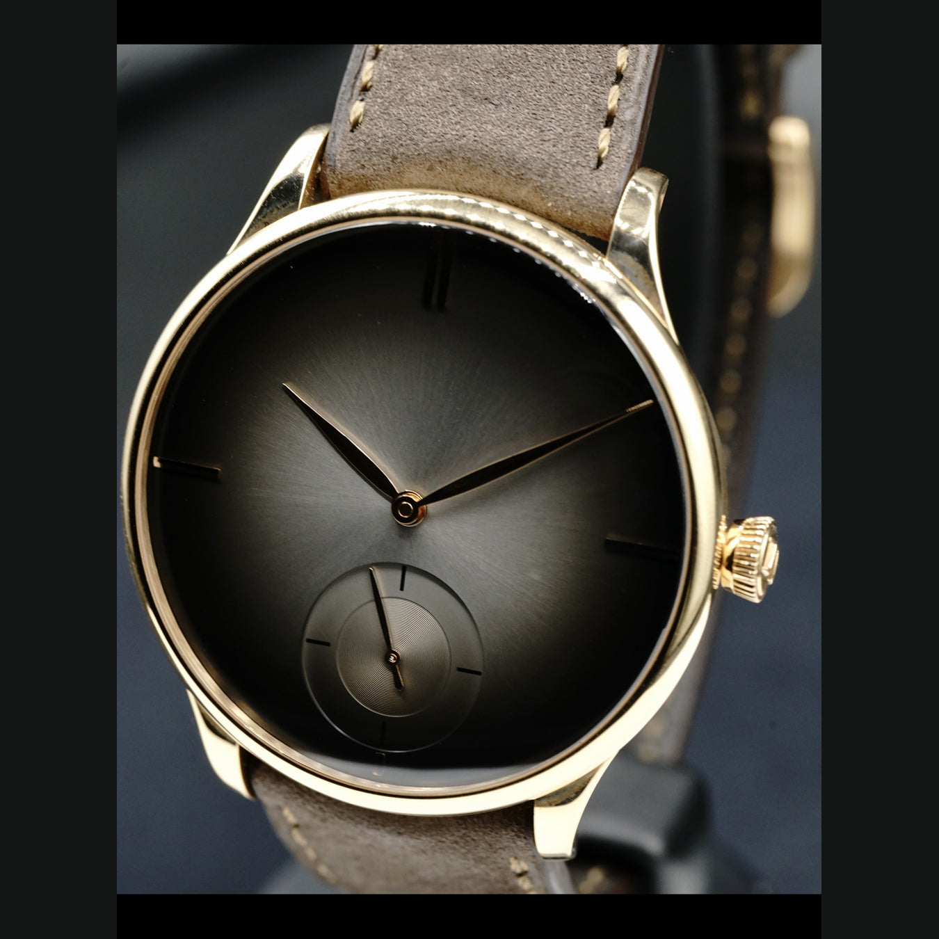 H. Moser & Cie. Venturer Small Seconds Purity Red Gold Fume Dial 2327-0404