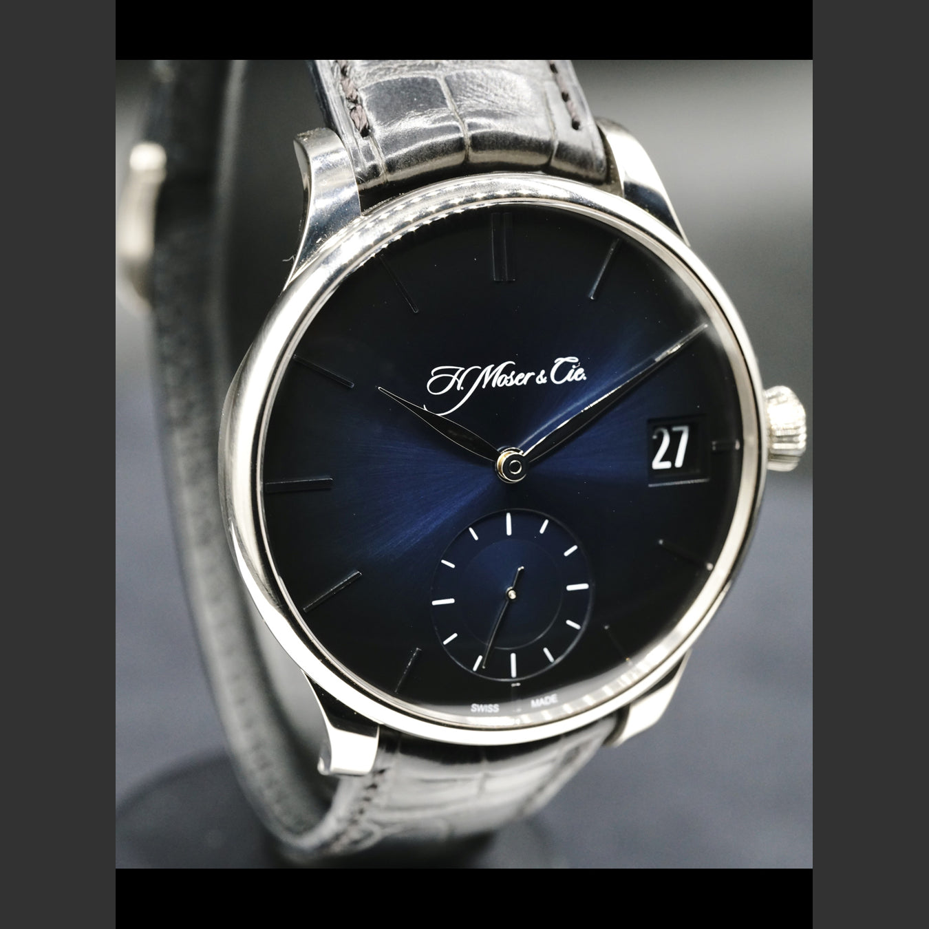 H. Moser & Cie Venturer Big Date White Gold Midnight Blue Fumé Dial 2100-0202