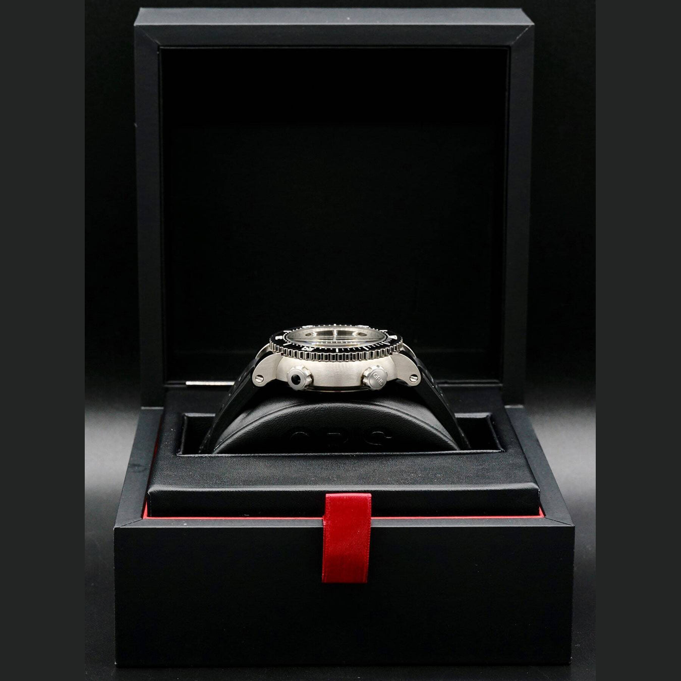 Oris Divers Titan "C" Small Second 01 743 7638 7454-07 4 24 34TE13